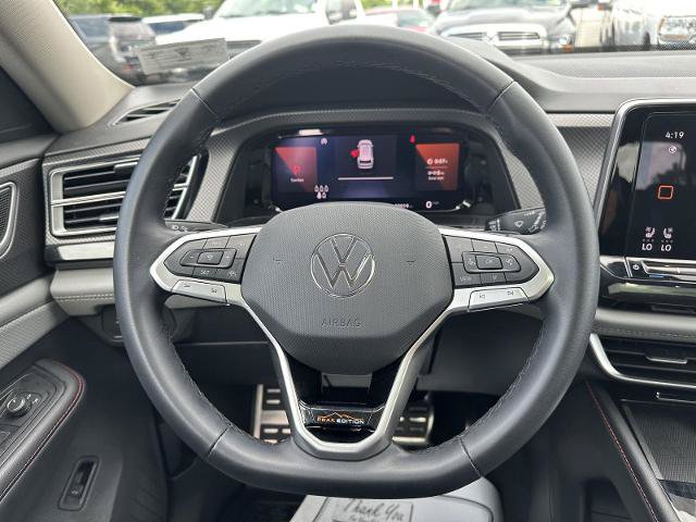 Used 2024 Volkswagen Atlas Peak Edition SE AWD/4WD image 28
