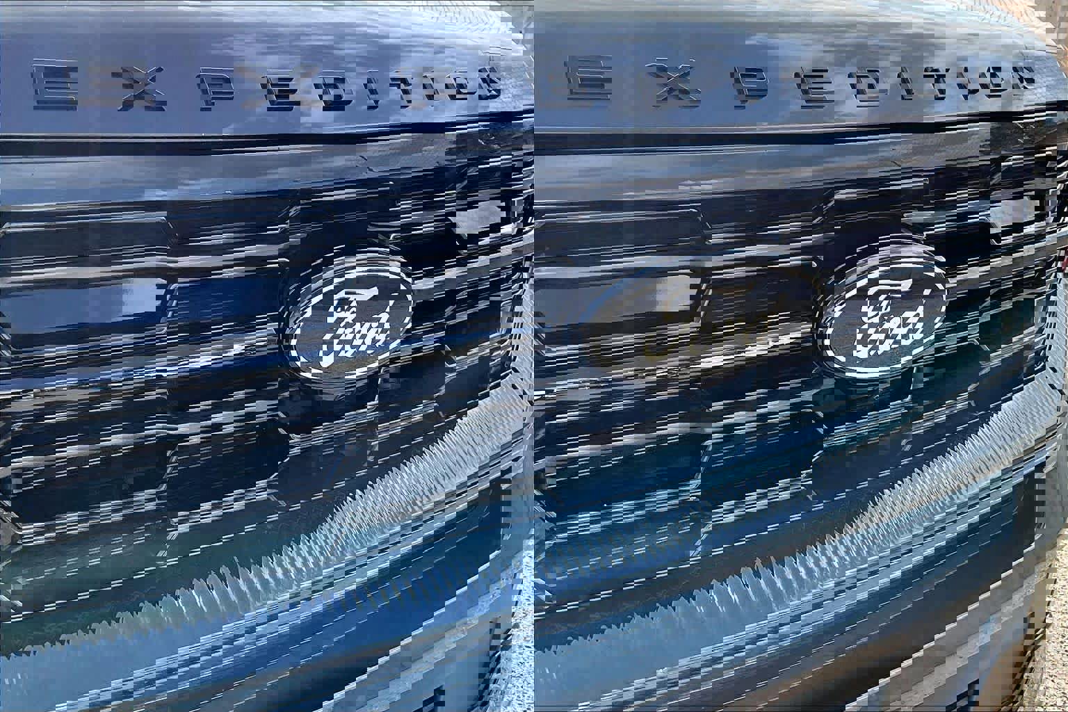 Certified 2025 Ford Expedition Max Platinum w/ Stealth Performance Package image 35