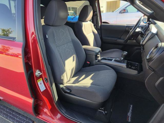 Used 2017 Toyota Tacoma TRD Sport AWD/4WD image 21
