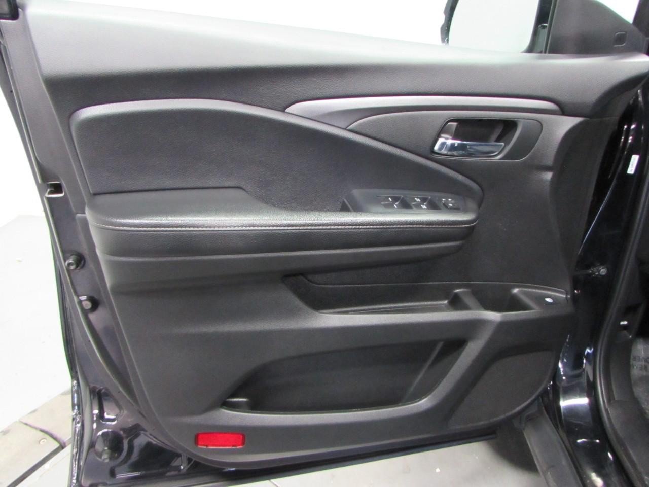 Used 2024 Honda Ridgeline Sport image 13