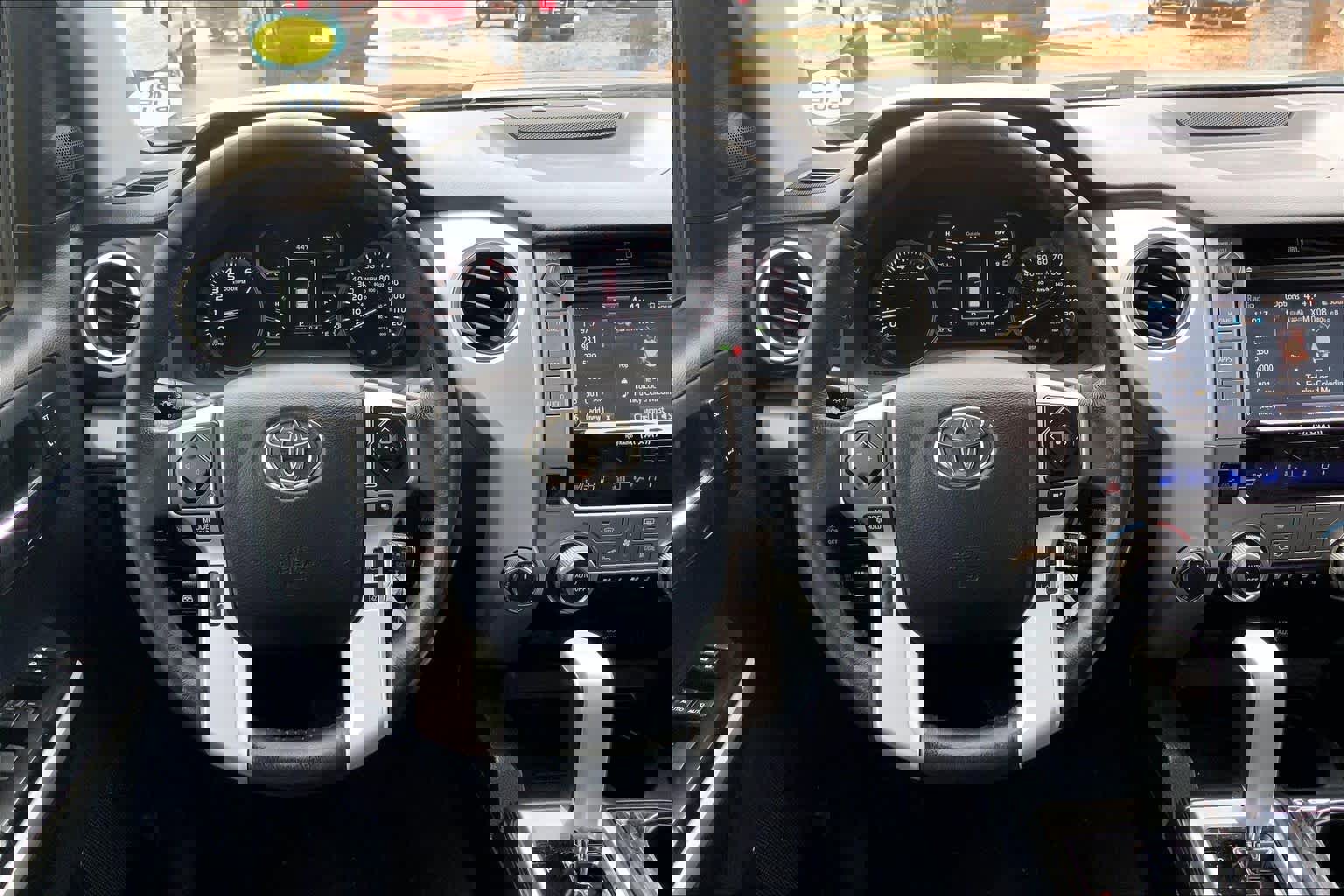 Used 2019 Toyota Tundra Platinum image 5