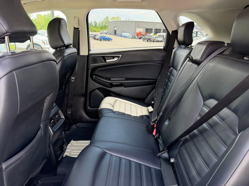 Certified 2022 Ford Edge SEL w/ Convenience Package AWD/4WD image 8