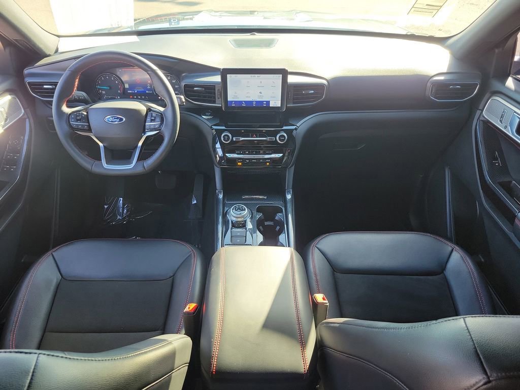 Certified 2024 Ford Explorer ST-Line w/ Class IV Trailer Tow Package image 17