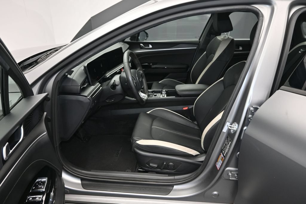 Used 2025 Kia K5 GT-Line w/ GT-Line Premium Package FWD image 13