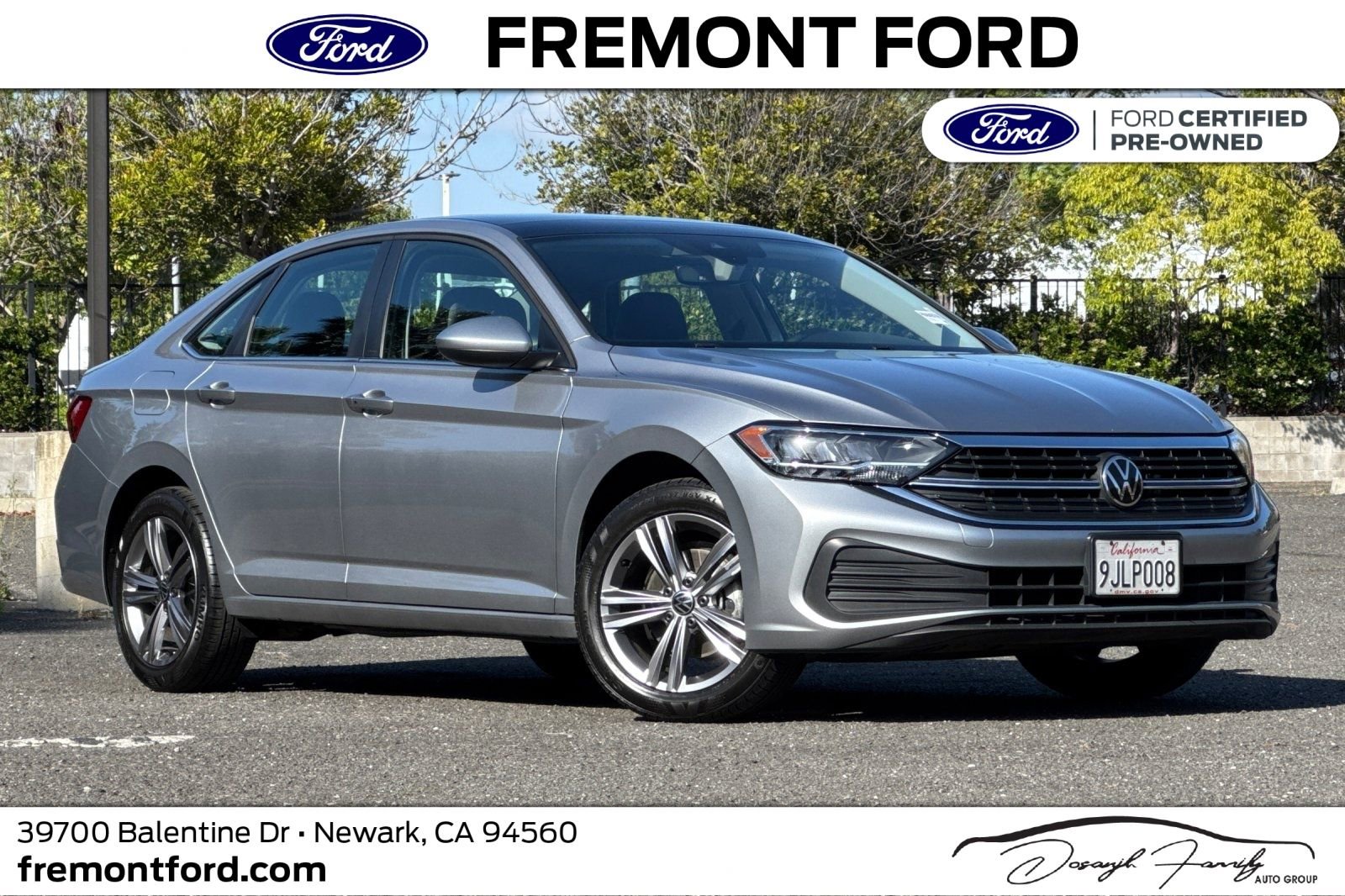 Used 2023 Volkswagen Jetta SE FWD image 1