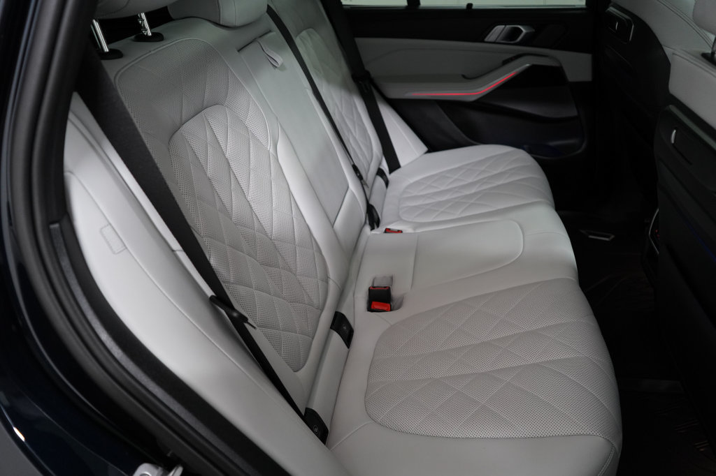 Used 2025 BMW X5 M60i w/ Executive Package AWD/4WD image 22