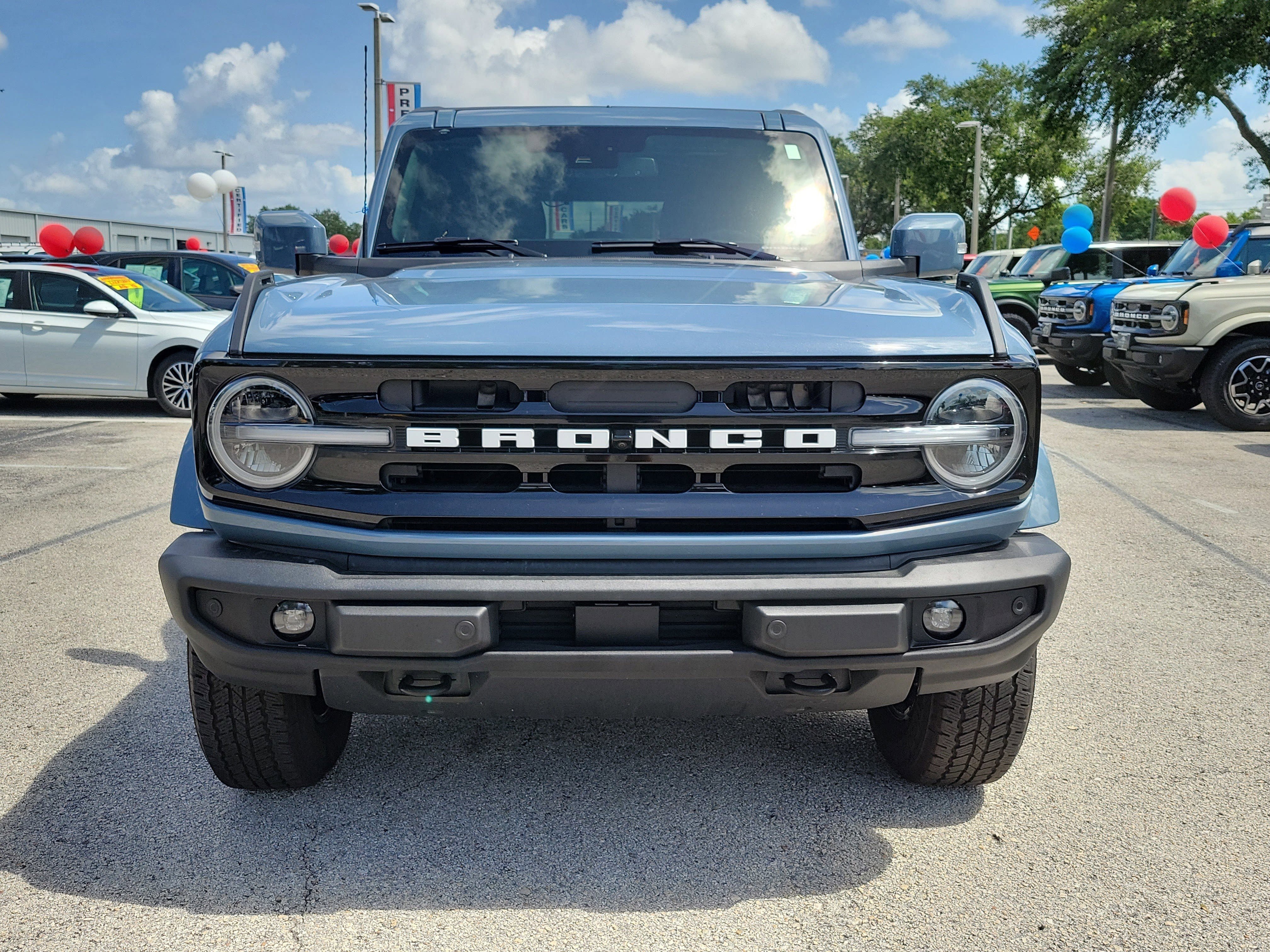 Certified 2025 Ford Bronco Outer Banks AWD/4WD image 2