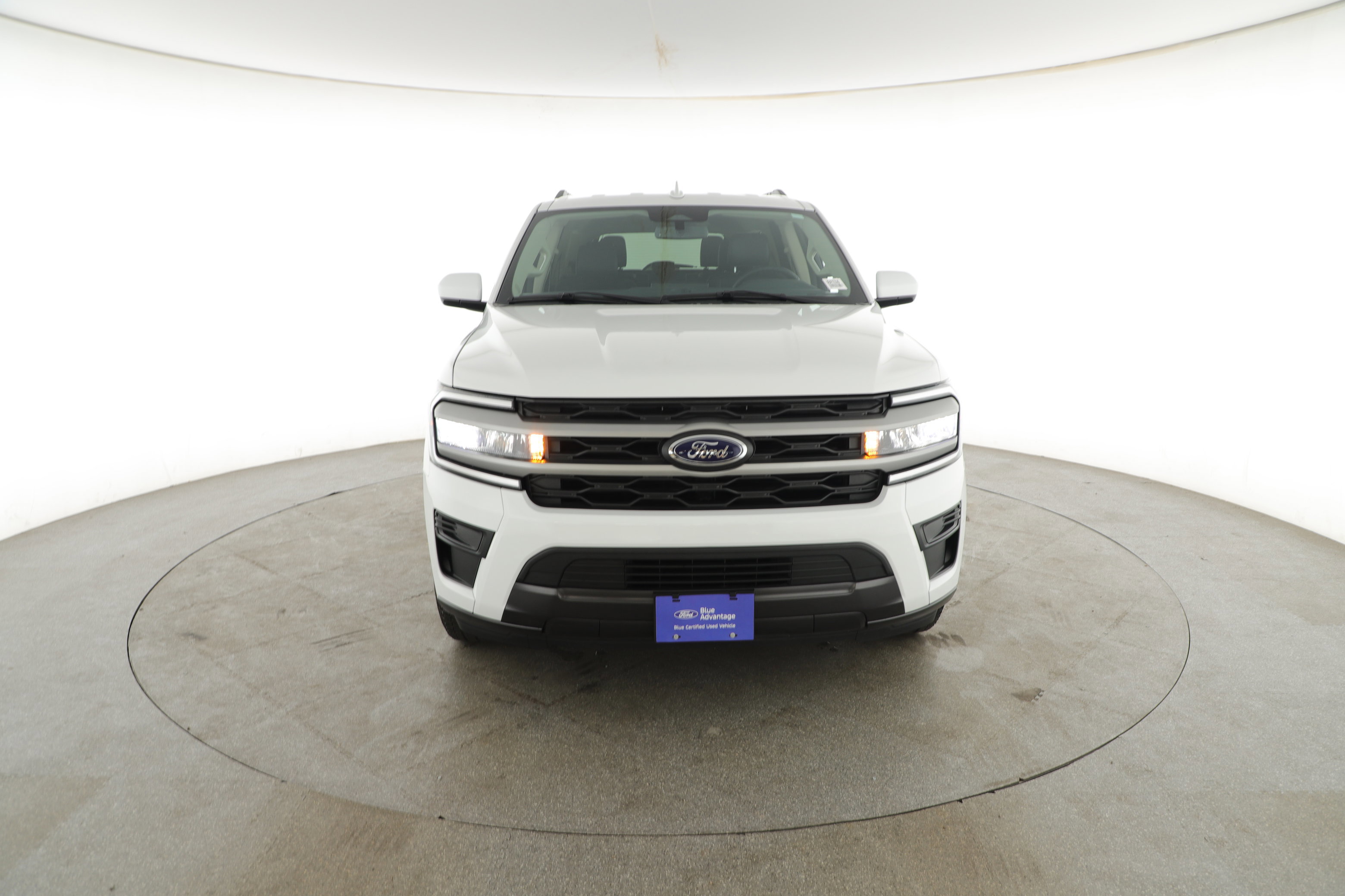 Certified 2024 Ford Expedition XLT image 3
