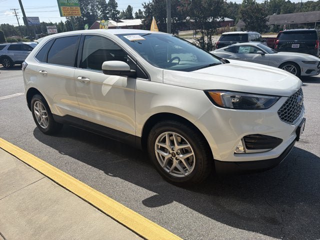 Certified 2024 Ford Edge SEL w/ Convenience Package AWD/4WD image 4