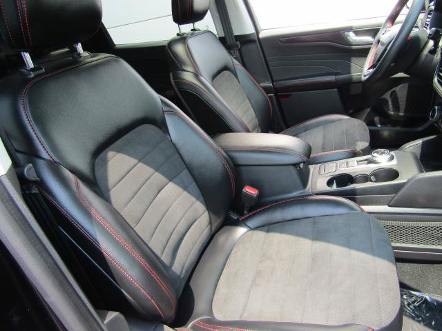 Certified 2022 Ford Escape SEL w/ SEL Stealth AWD Package image 11