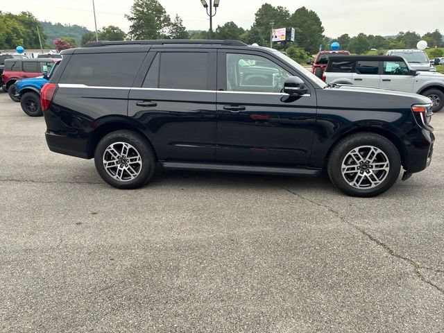 Certified 2025 Ford Expedition Active AWD/4WD image 38
