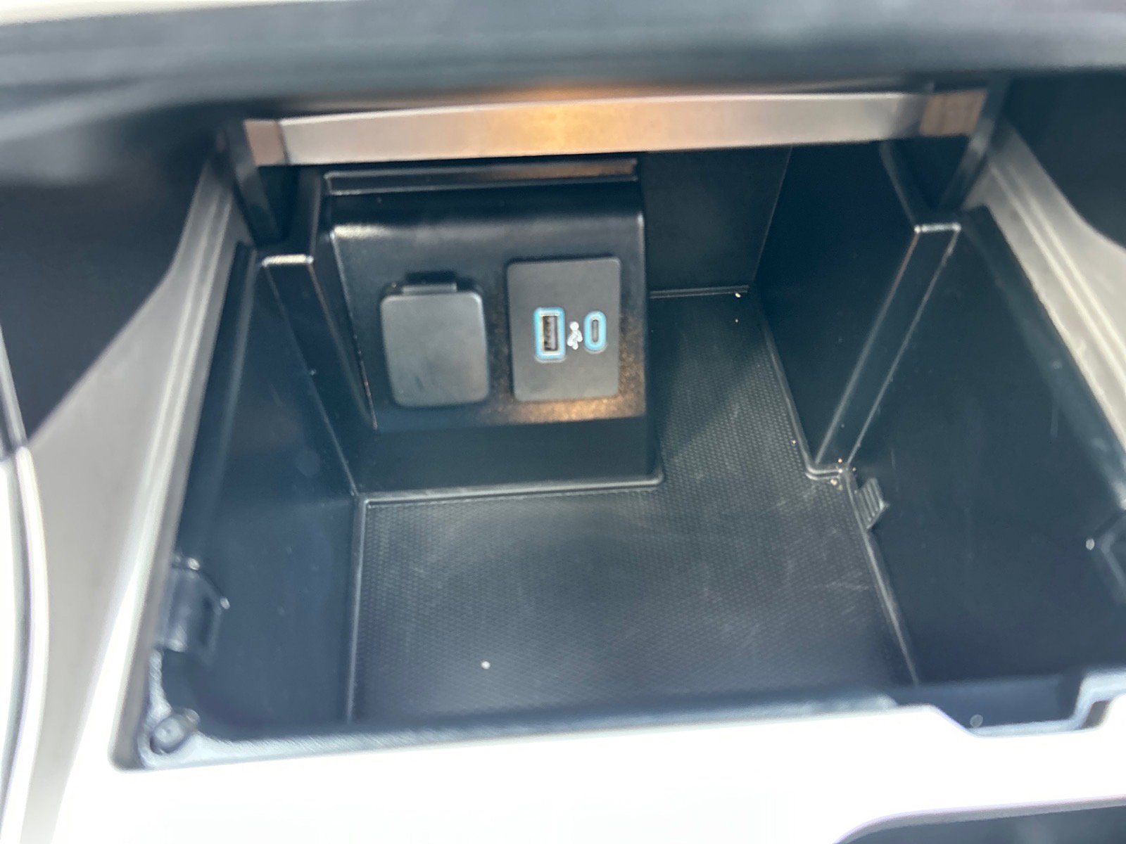 Certified 2020 Ford Explorer Limited w/ Class III Trailer Tow Package image 35