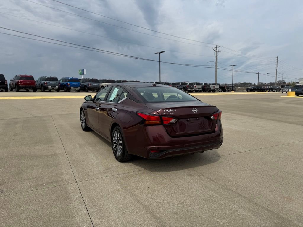 Used 2025 Nissan Altima 2.5 SV FWD image 7