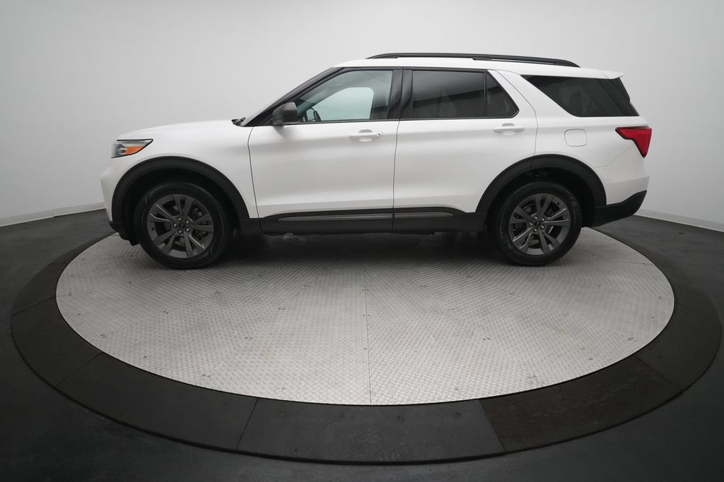 Certified 2021 Ford Explorer XLT w/ Equipment Group 202A AWD/4WD image 24