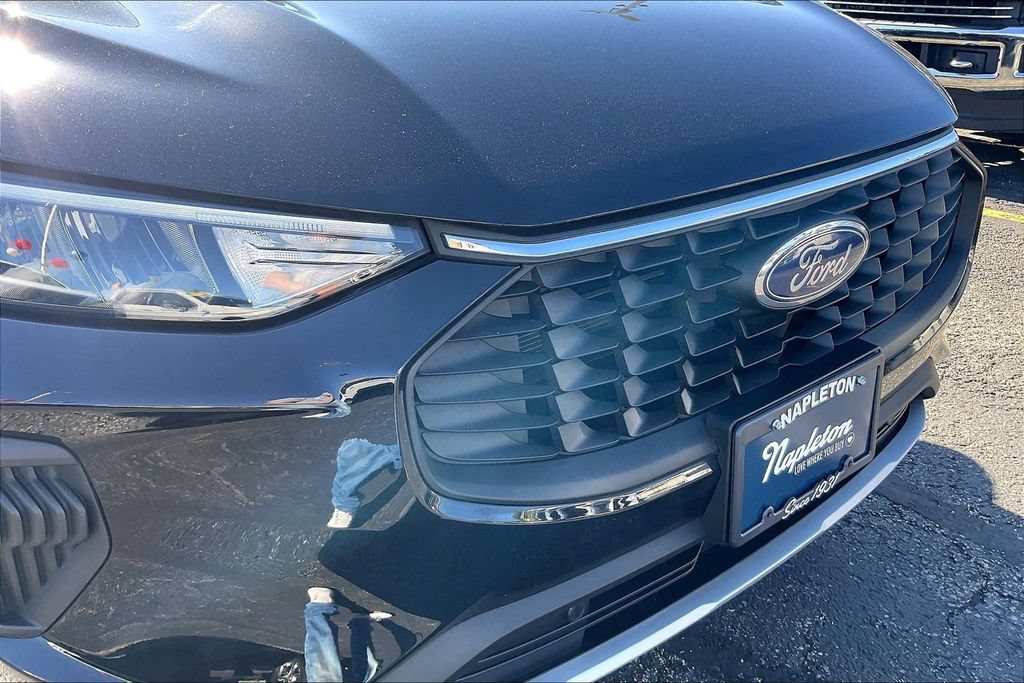 Certified 2023 Ford Escape Active AWD/4WD image 31