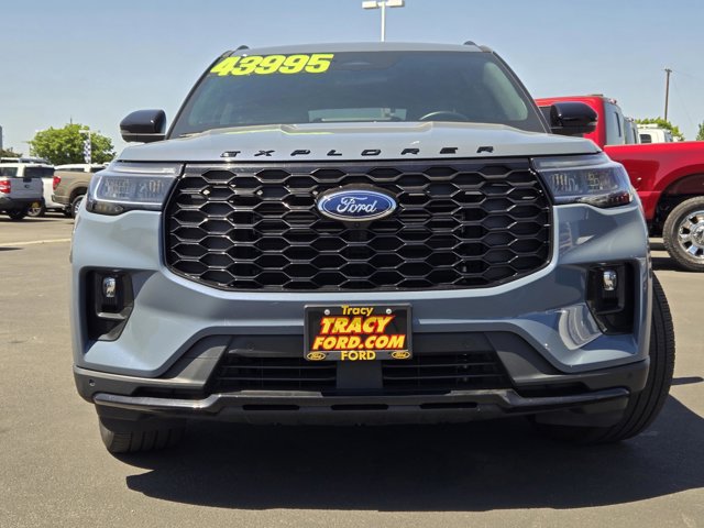 Certified 2025 Ford Explorer ST-Line w/ Premium Package AWD/4WD image 2