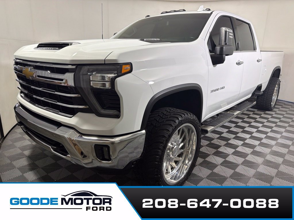 Used 2024 Chevrolet Silverado 3500 LTZ AWD/4WD image 4