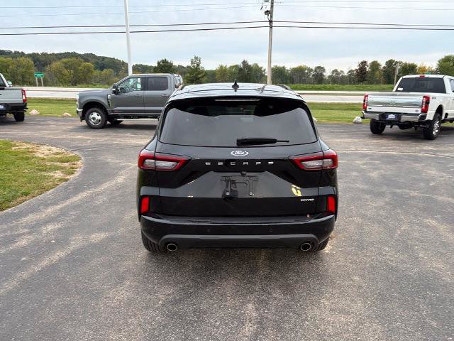 Certified 2023 Ford Escape ST-Line w/ Tech Pack #1 AWD/4WD image 7