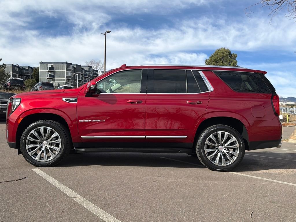 Used 2021 GMC Yukon Denali w/ Advanced Technology Package image 2