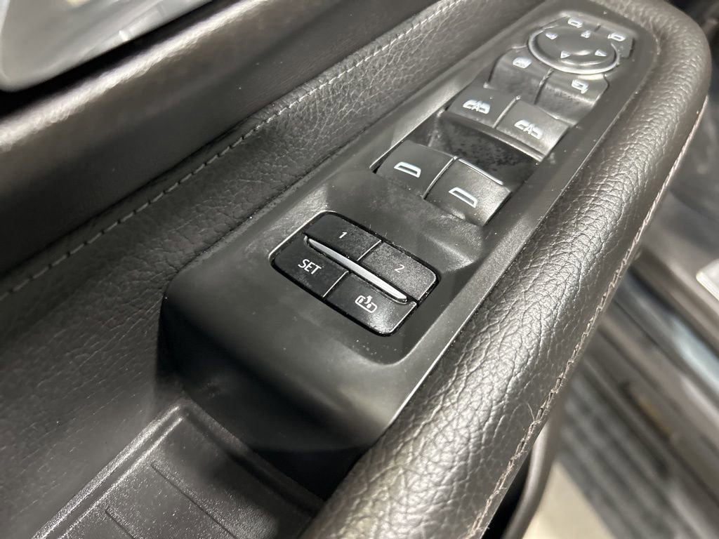 Used 2021 GMC Yukon Denali w/ Denali Premium Package image 14