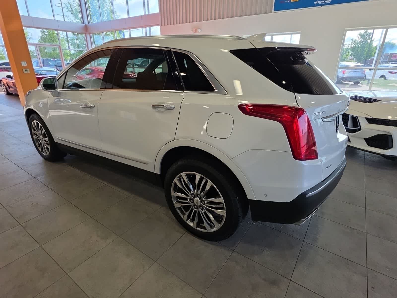 Used 2017 Cadillac XT5 Premium Luxury w/ Driver Assist Package AWD/4WD image 11