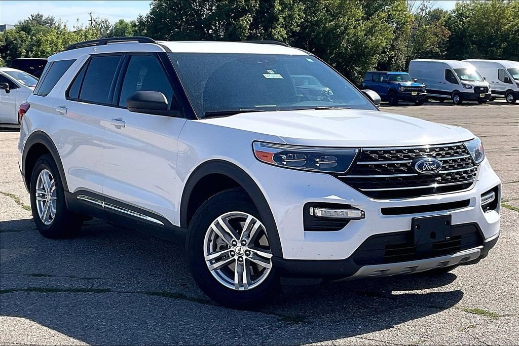 Certified 2020 Ford Explorer XLT w/ Equipment Group 202A AWD/4WD image 1