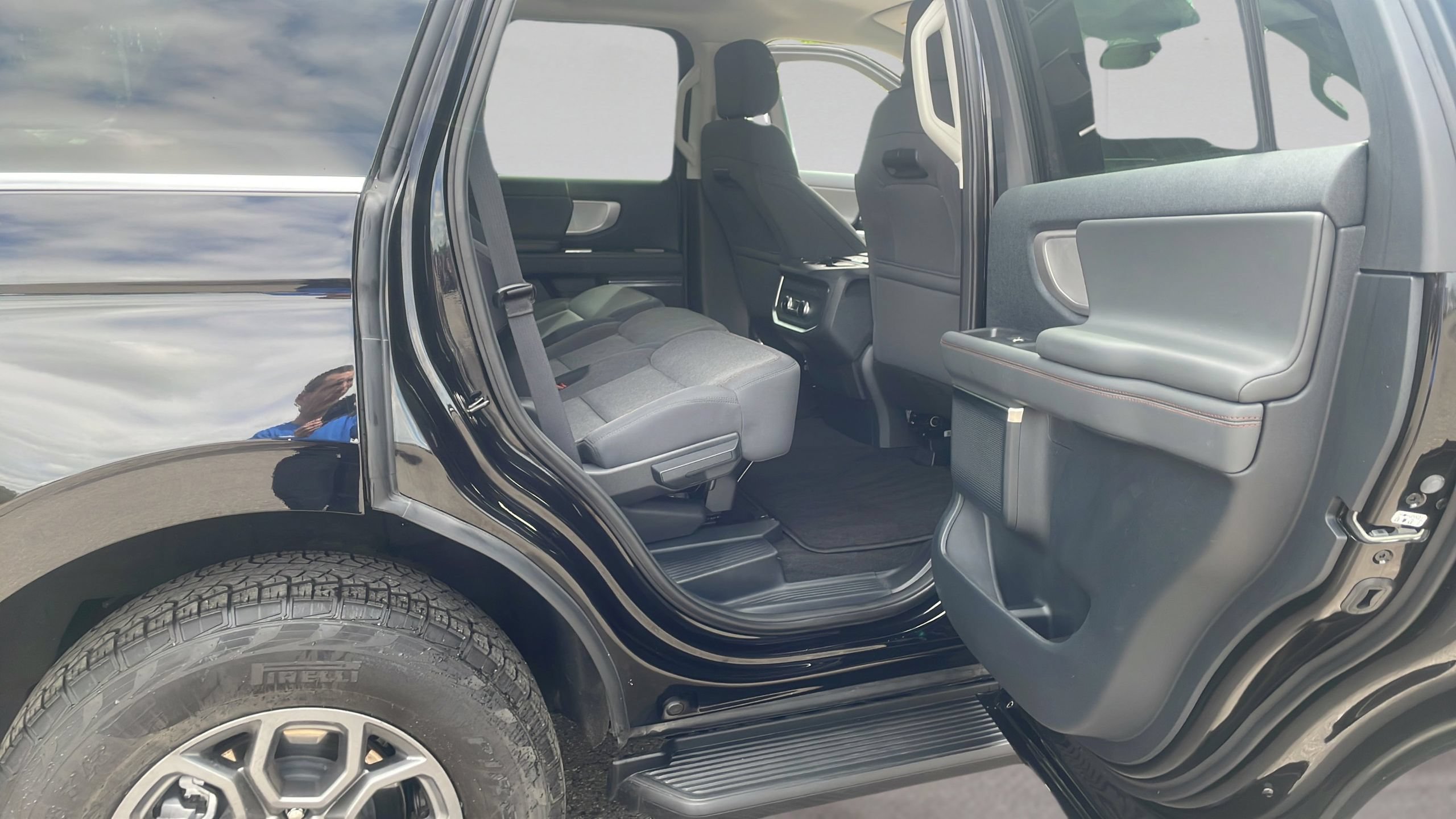 Certified 2025 Ford Expedition Active AWD/4WD image 15