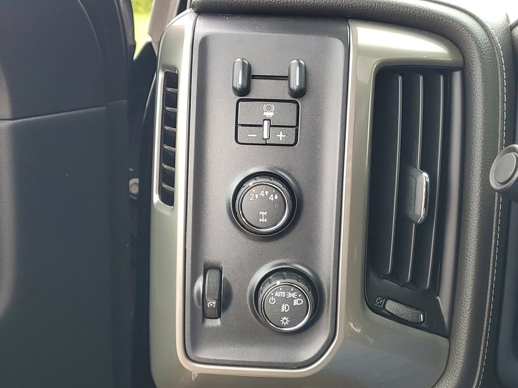 Used 2018 Chevrolet Silverado 2500 High Country w/ Duramax Plus Package AWD/4WD image 25