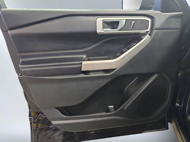 Certified 2022 Ford Explorer XLT w/ Equipment Group 202A AWD/4WD image 14