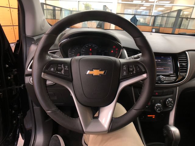 Used 2022 Chevrolet Trax LT w/ LT Convenience Package AWD/4WD image 13