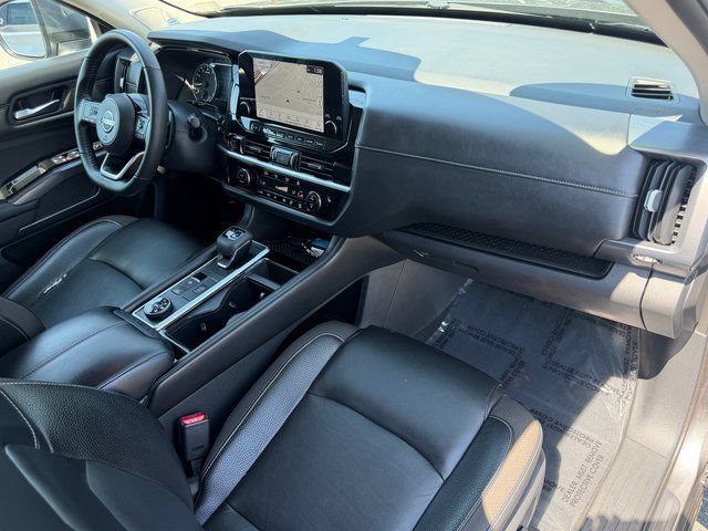 Used 2022 Nissan Pathfinder SL w/ SL Premium Package AWD/4WD image 32