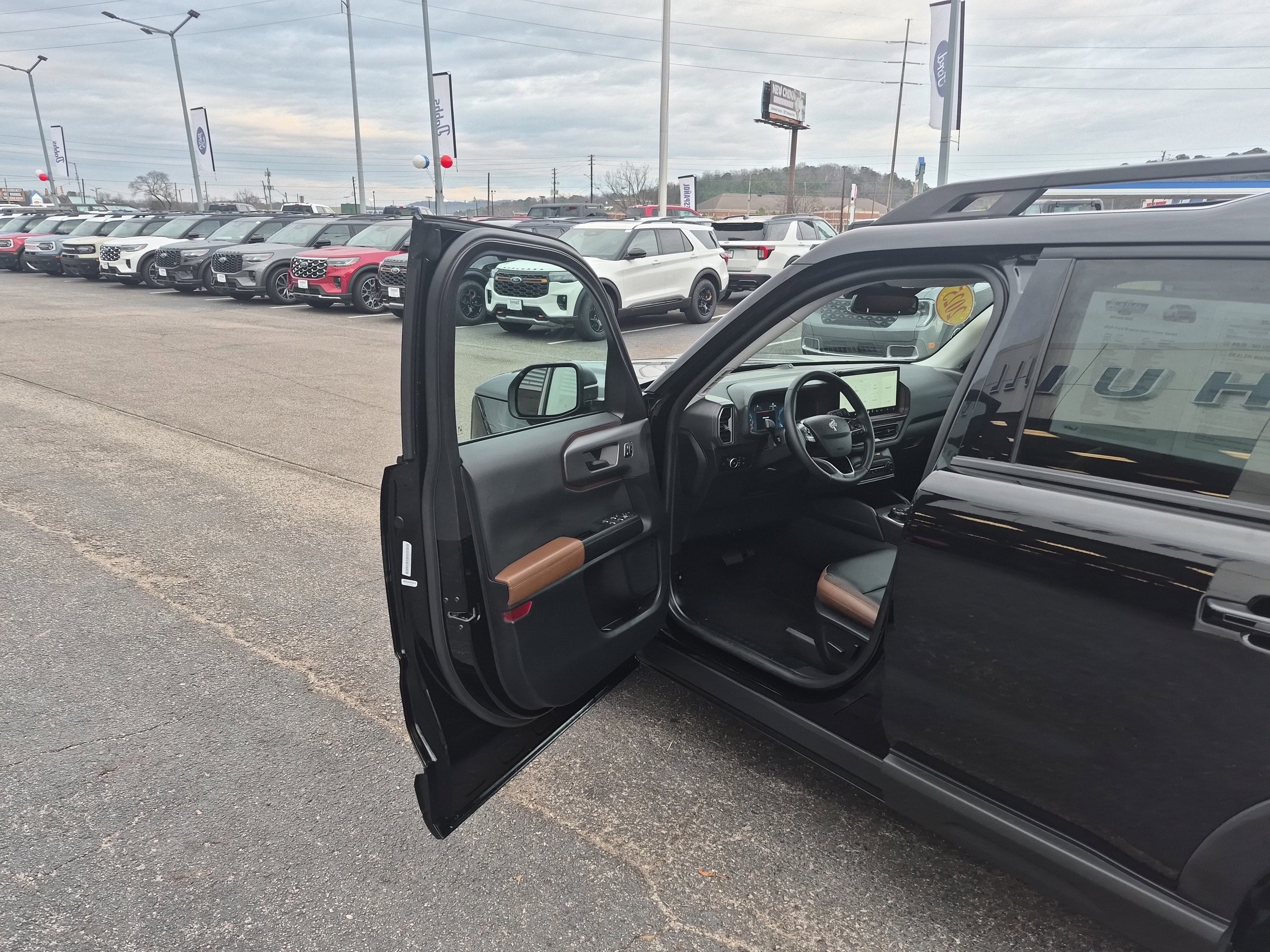 Certified 2025 Ford Bronco Sport Outer Banks w/ Outer Banks Tech Package+ image 9