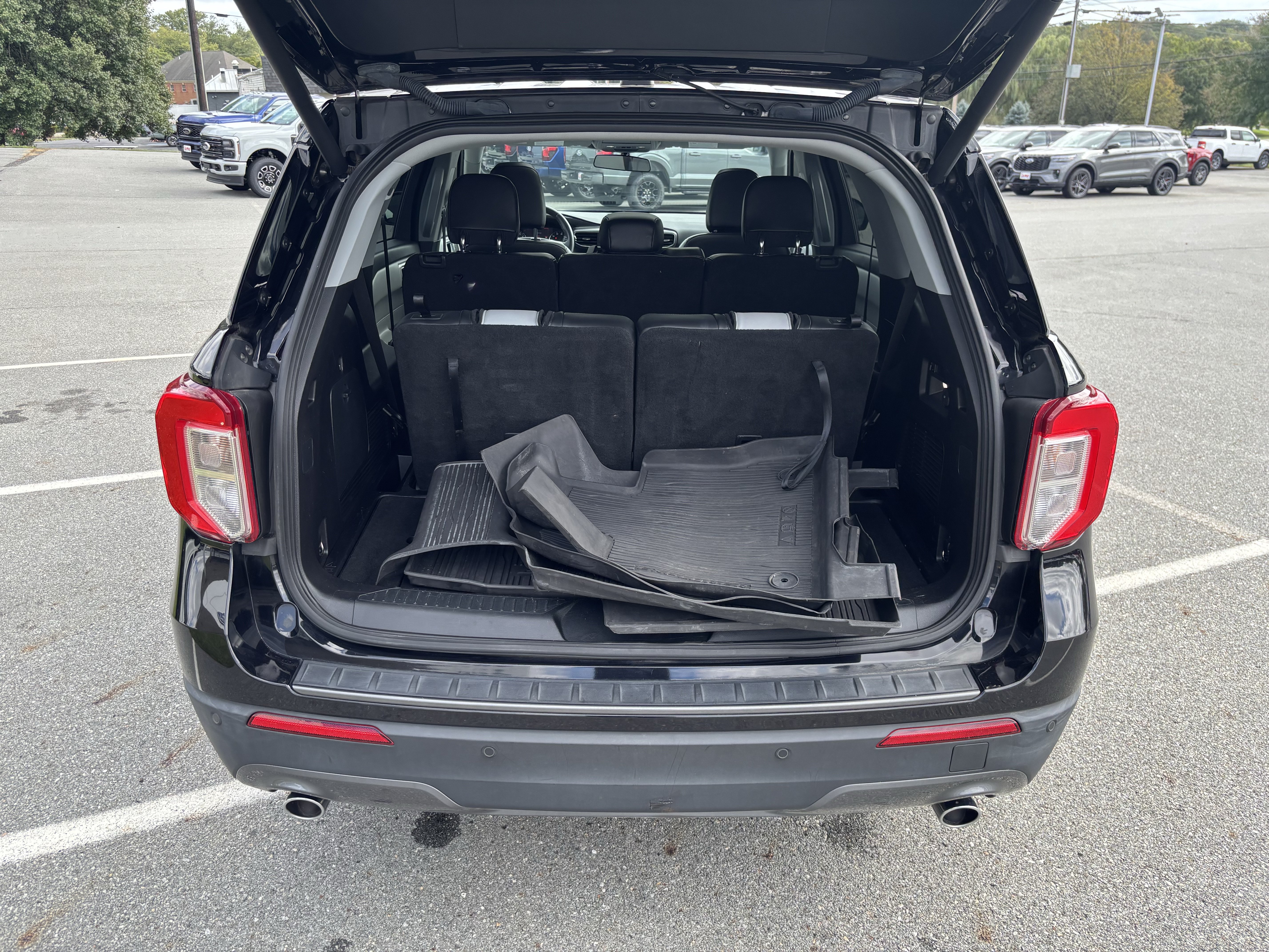 Certified 2021 Ford Explorer XLT w/ Equipment Group 202A AWD/4WD image 36