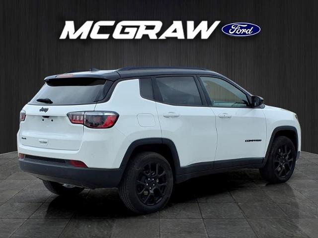 Used 2024 Jeep Compass Latitude w/ Convenience Group AWD/4WD image 7