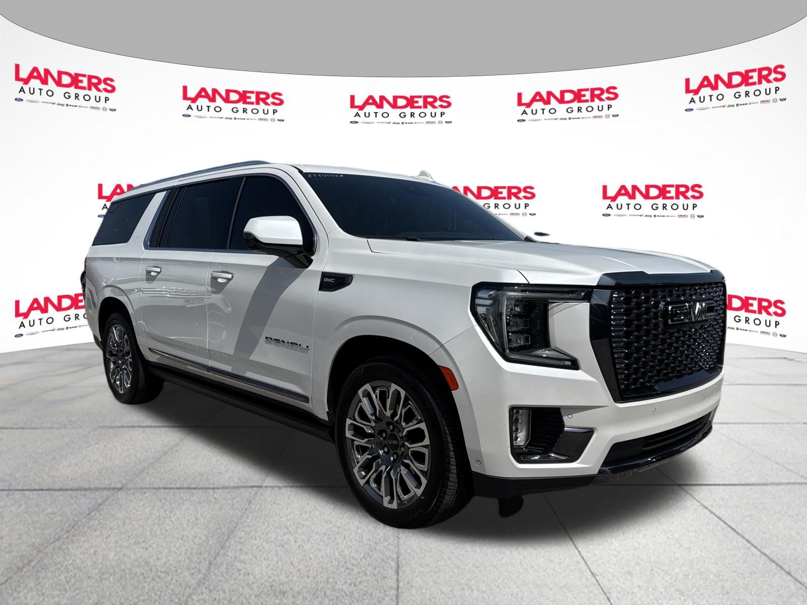 Used 2023 GMC Yukon XL Denali Ultimate w/ LPO, Floor Liner Package AWD/4WD image 1