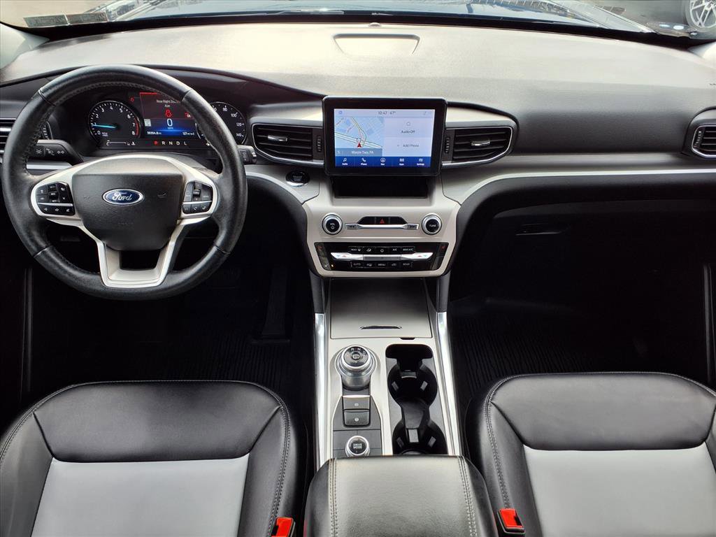 Certified 2022 Ford Explorer XLT w/ Equipment Group 202A image 15