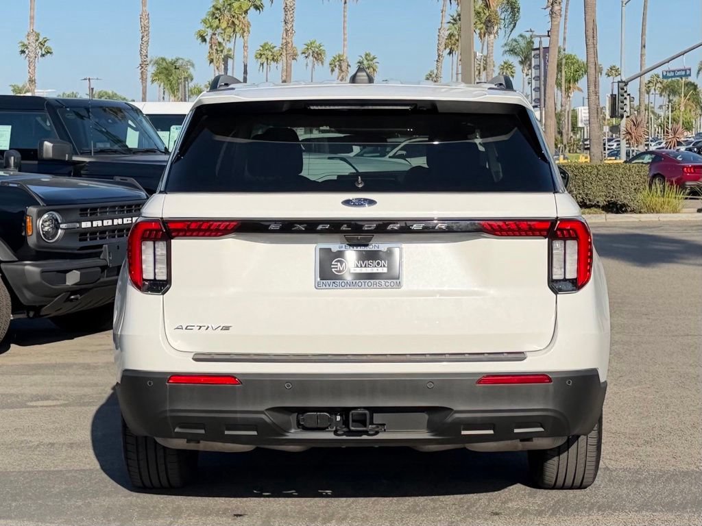 Certified 2025 Ford Explorer Active RWD image 7