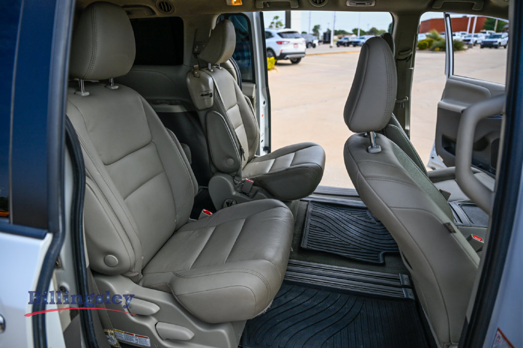 Used 2020 Toyota Sienna XLE Premium FWD image 14