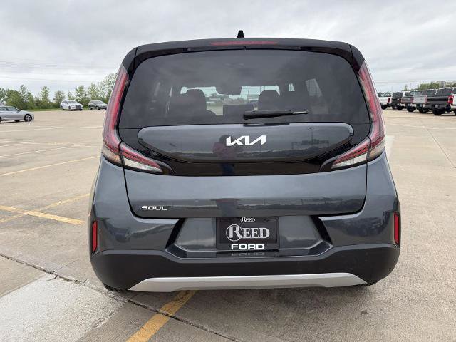 Used 2025 Kia Soul LX w/ LX Technology Package FWD image 8