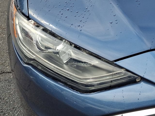 Certified 2018 Ford Fusion SE w/ Fusion SE Technology Package FWD image 11
