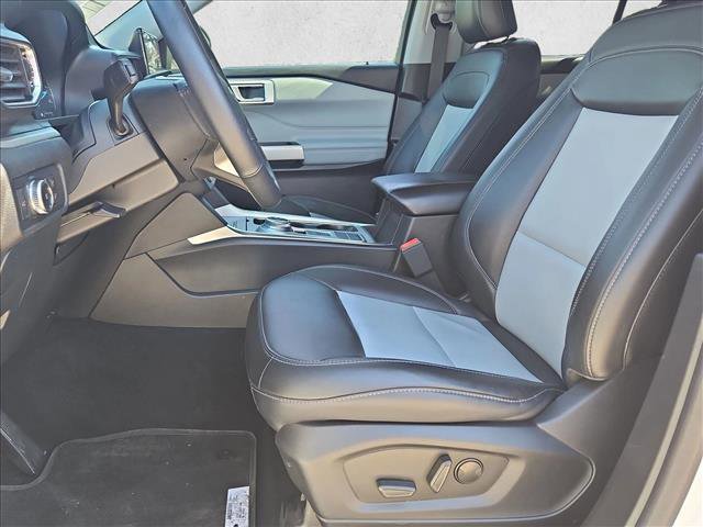 Certified 2022 Ford Explorer XLT w/ Equipment Group 202A image 17