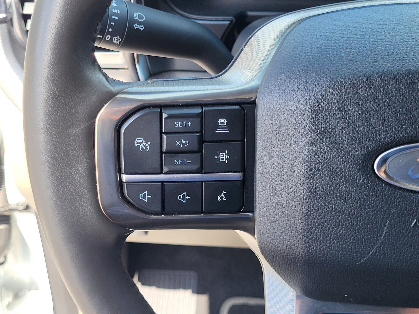 Certified 2026 Ford F350 Platinum w/ Platinum Plus Package image 30