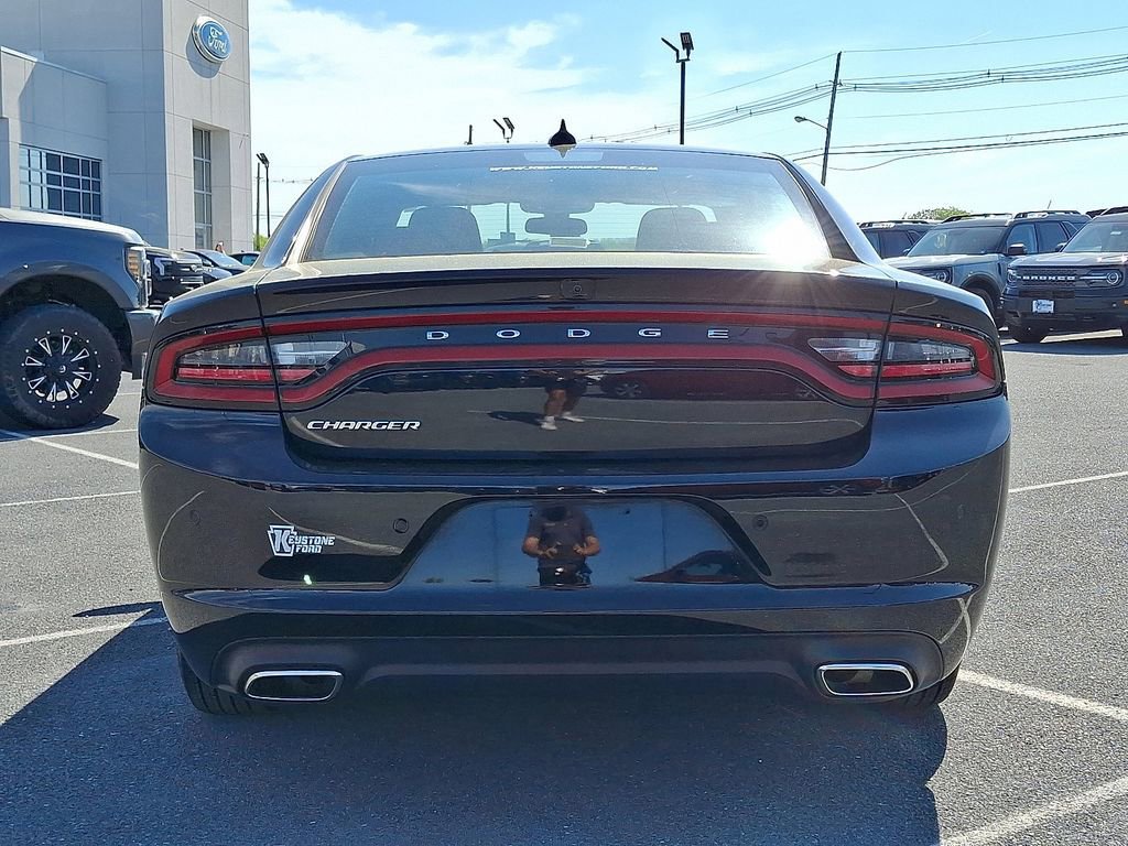 Used 2023 Dodge Charger SXT image 3