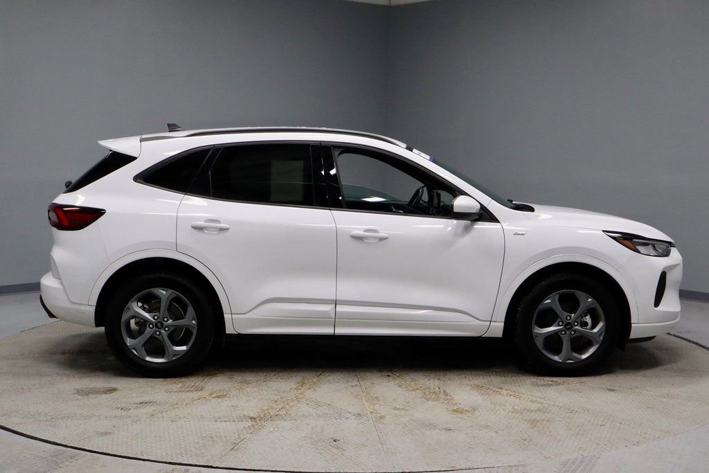 Certified 2023 Ford Escape ST-Line Select image 6