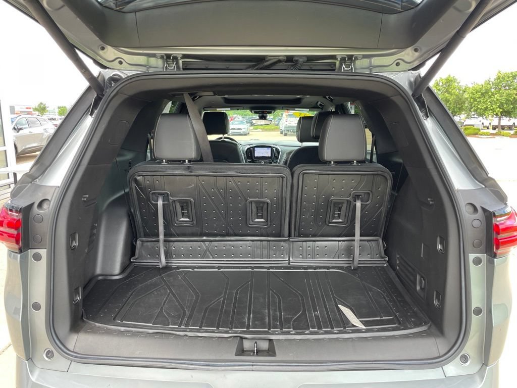 Used 2023 Chevrolet Traverse Premier w/ LPO, Floor Liner Package AWD/4WD image 16