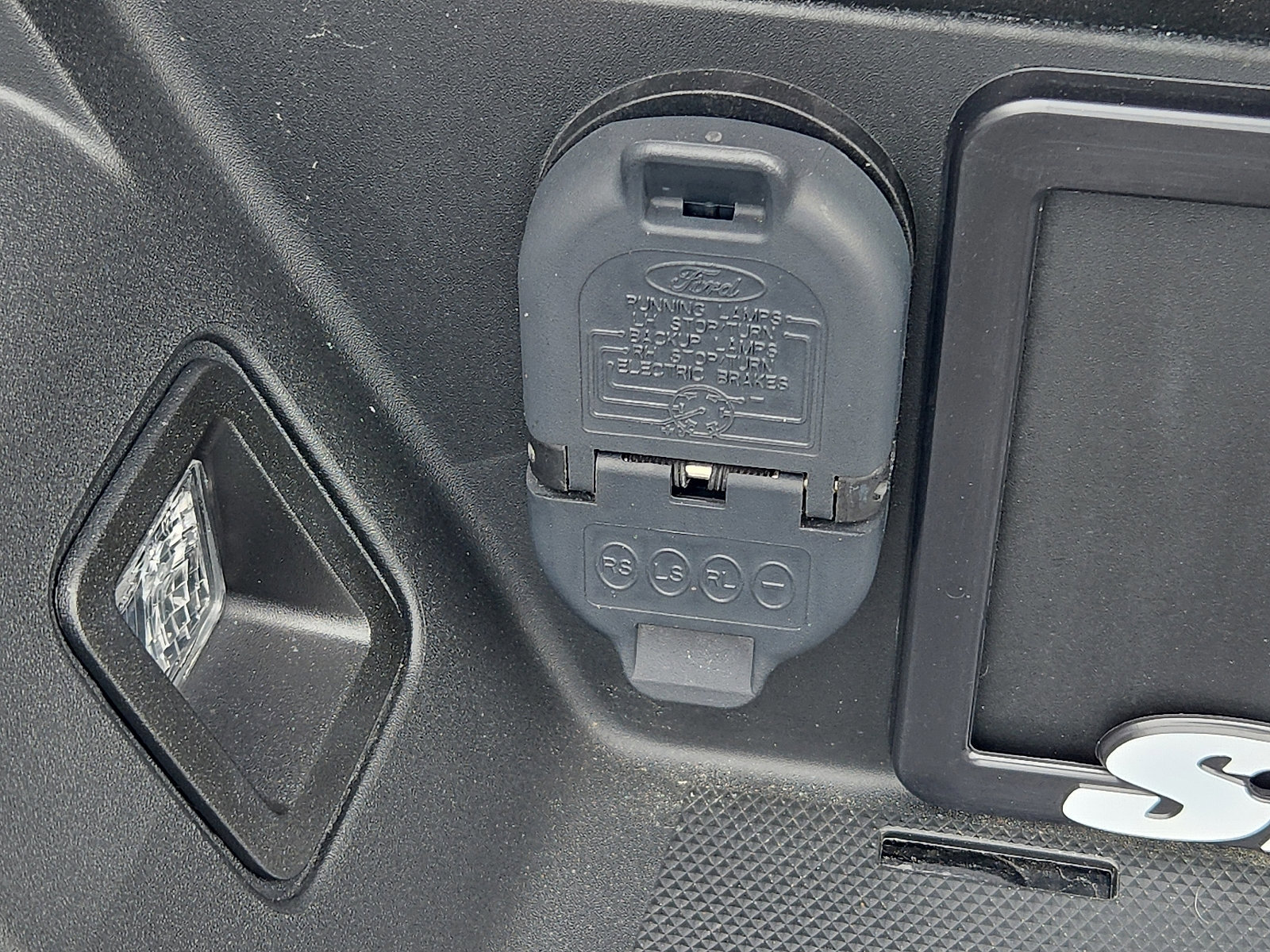 Certified 2022 Ford F150 XLT w/ Equipment Group 302A High image 8