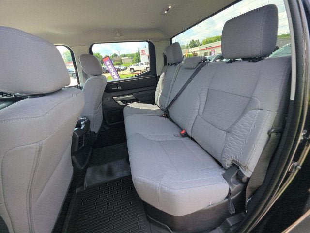 Used 2022 Toyota Tundra SR5 w/ SR5 Convenience Package AWD/4WD image 16