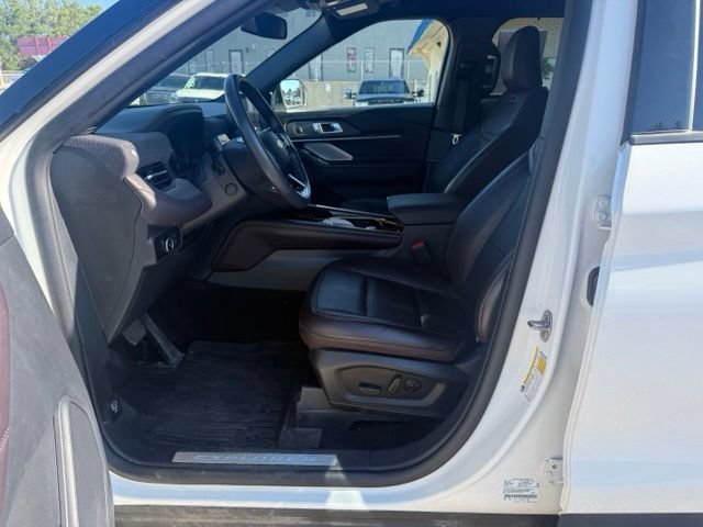 Certified 2025 Ford Explorer Platinum AWD/4WD image 17