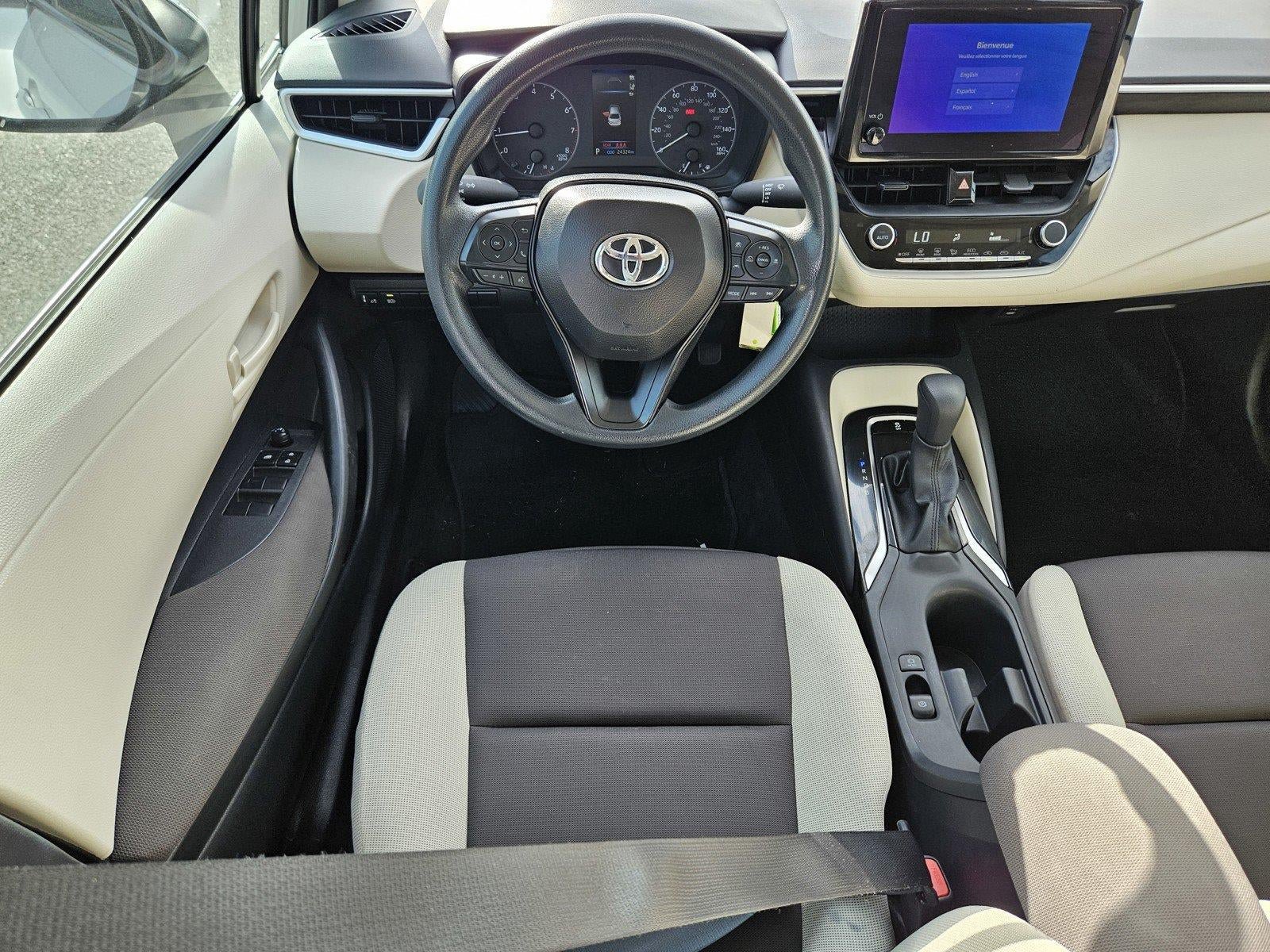 Used 2025 Toyota Corolla LE FWD image 11