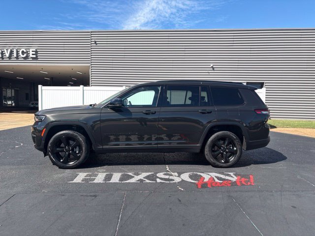 Used 2024 Jeep Grand Cherokee L Limited w/ Black Appearance Package RWD image 2